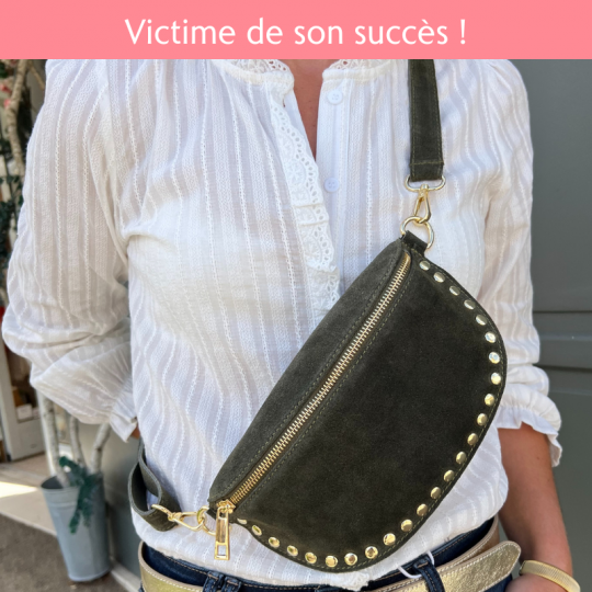 Sac banane clouté en cuir kaki