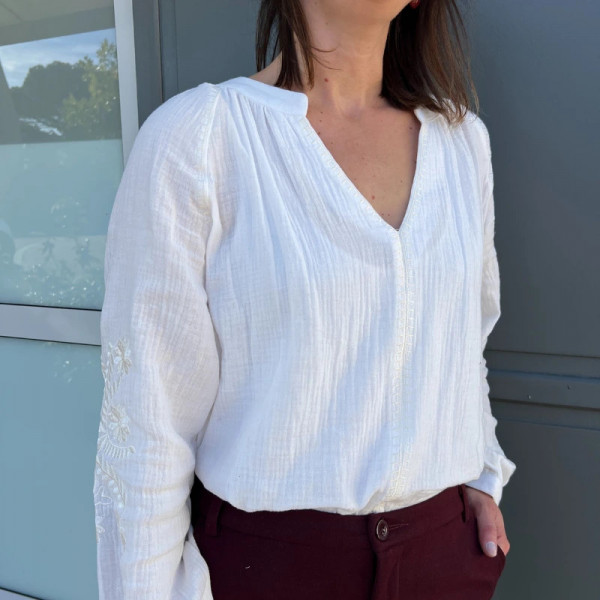 Blouse Blanches brodées fleurs