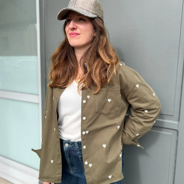 Surchemise kaki cœurs brodés