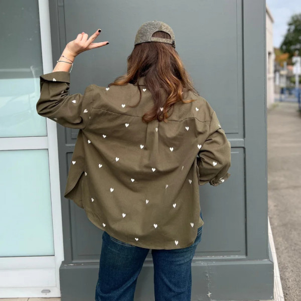 Surchemise kaki cœurs brodés