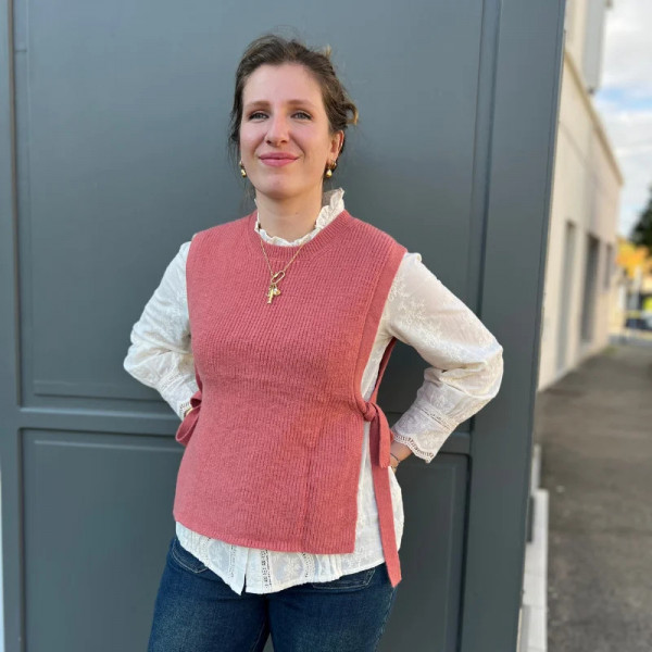Pull sans manches à nouer rose