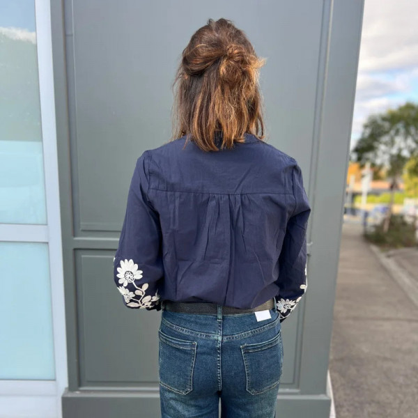 Chemise bleu marine brodée