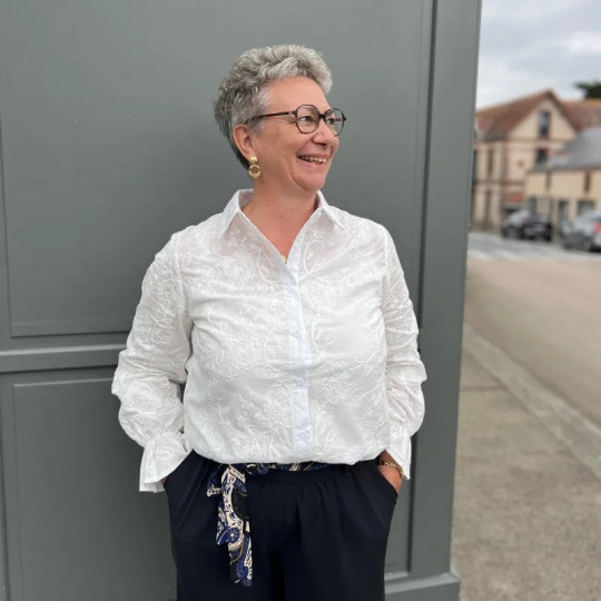 Chemise brodée romantique