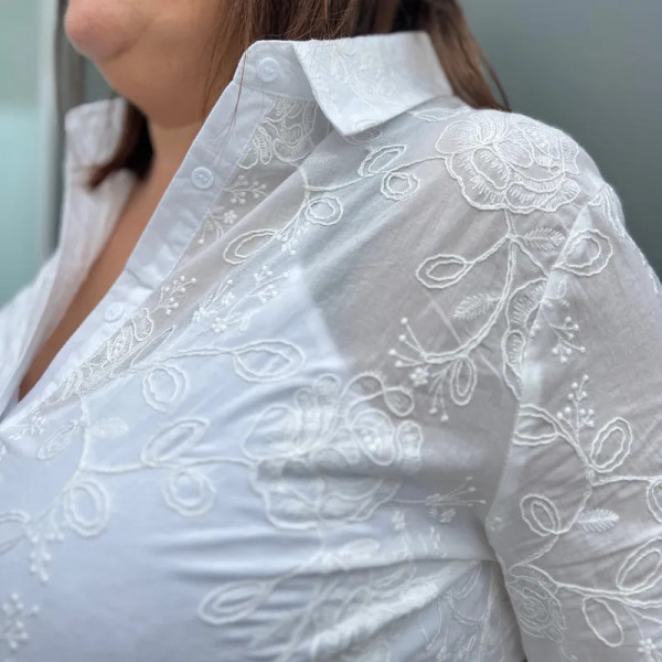 Chemise brodée romantique