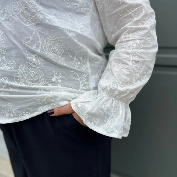 Chemise brodée romantique