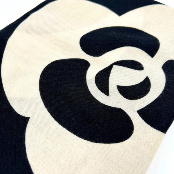 Foulard noir et blanc