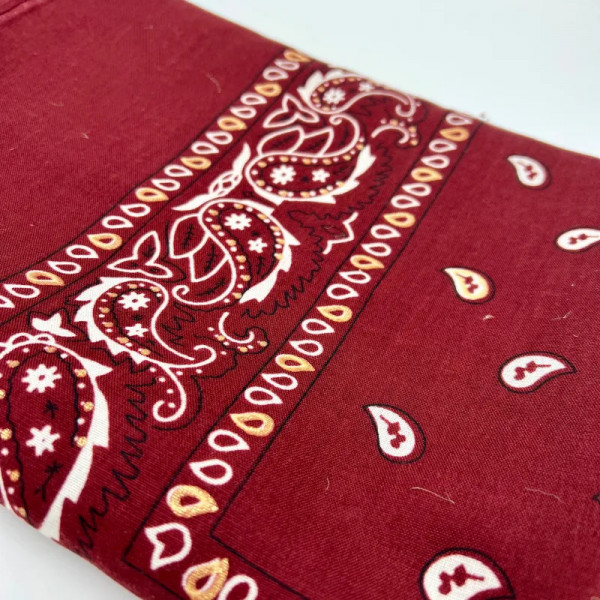 Foulard bordeaux motifs cachemire