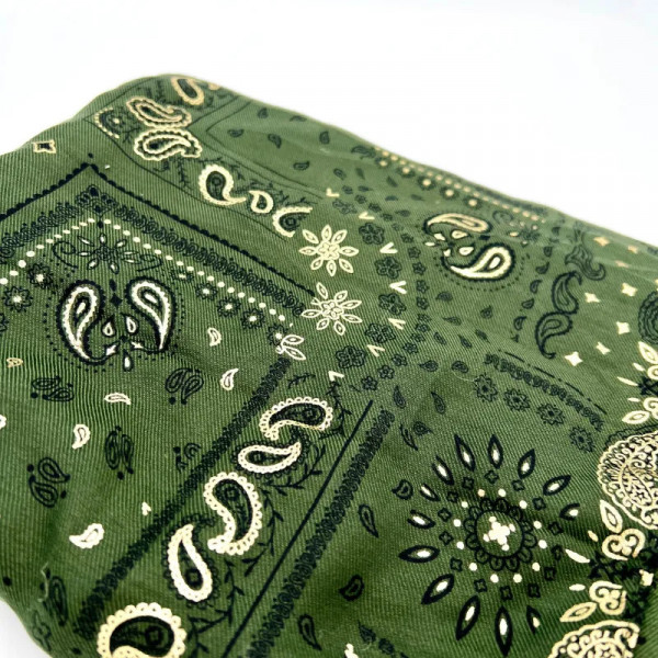 Foulard kaki motifs cachemire noirs et dorés