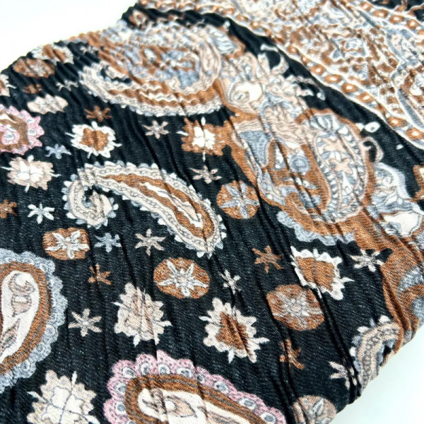 Foulard noir motifs cachemire