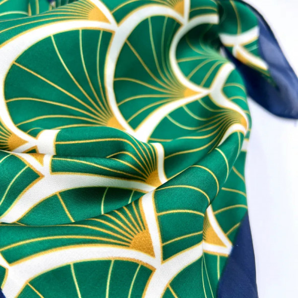 Foulard carré motifs végétaux