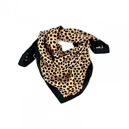 Foulard carré motifs léopard