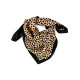 Foulard carré motifs léopard
