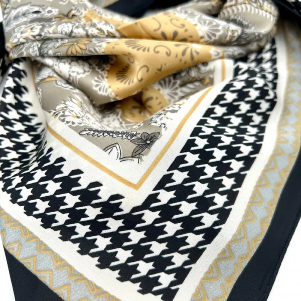 Foulard carré chic à motifs