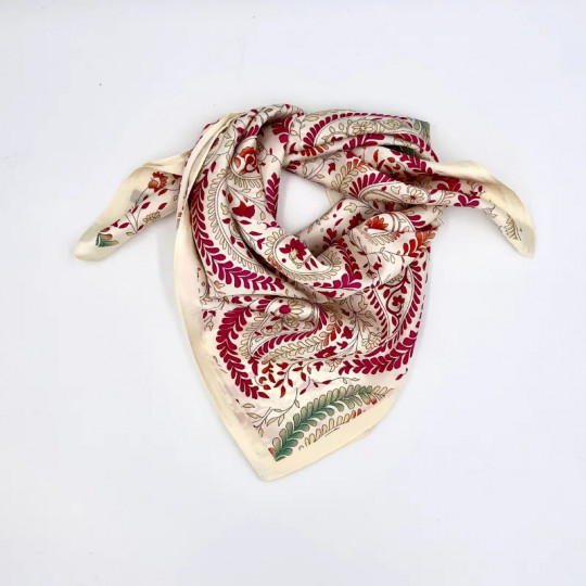 Foulard carré beige motifs fleurs