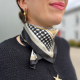 Foulard carré chic à motifs