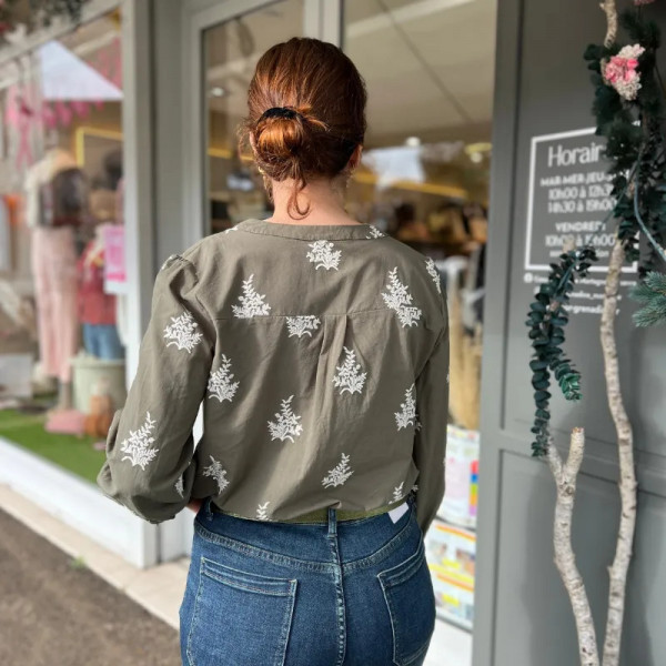 Chemise kaki brodée