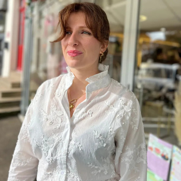 Chemise blanche broderie fleurie