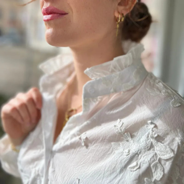 Chemise blanche broderie fleurie