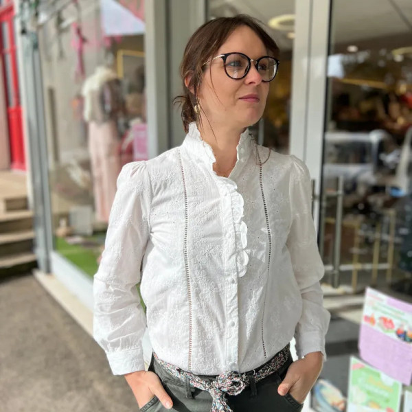 Chemise élégante blanche