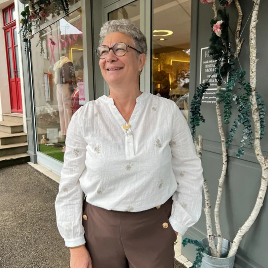 Chemise brodée romantique