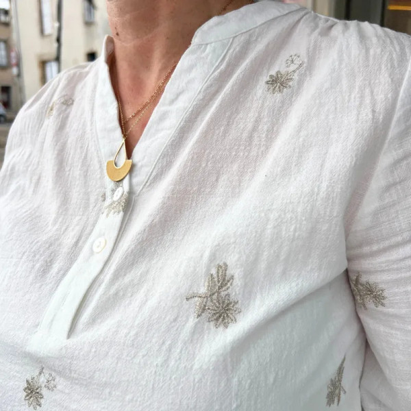 Chemise brodée romantique