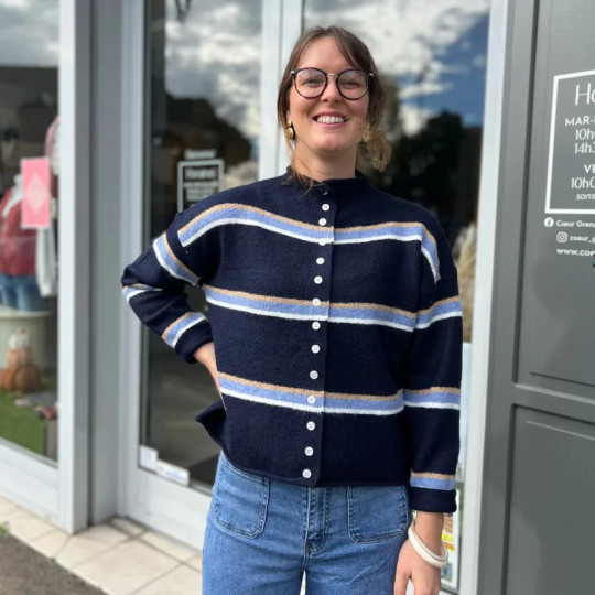 Gilet bleu marine à rayures