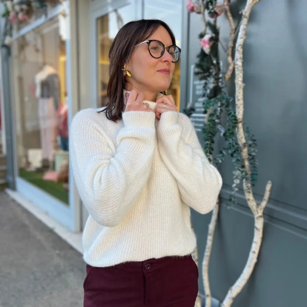Pull blanc col roulé