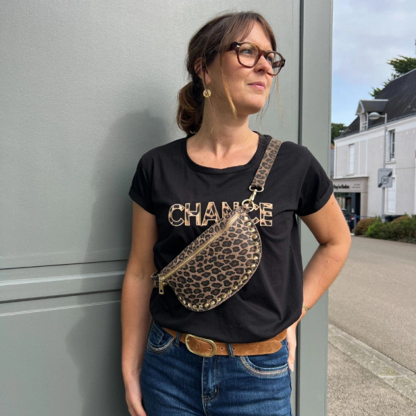 T-shirt noir écriture léopard