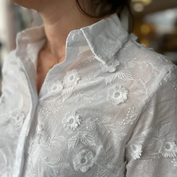 Chemise blanche broderie fleurie