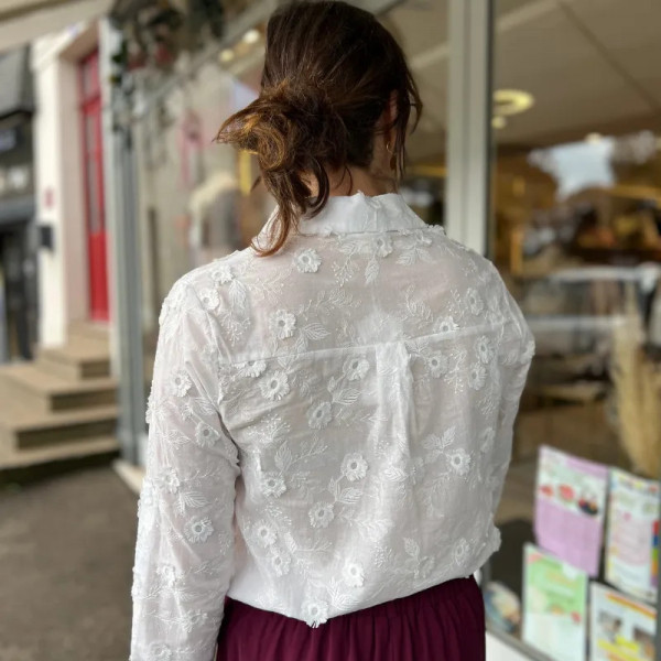 Chemise blanche broderie fleurie