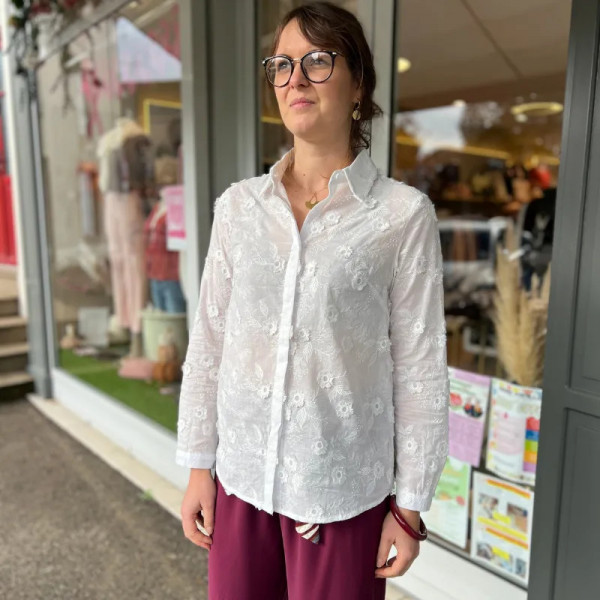 Chemise blanche broderie fleurie