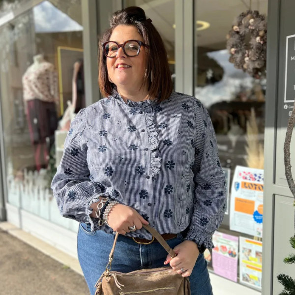 Chemise à carreaux romantique