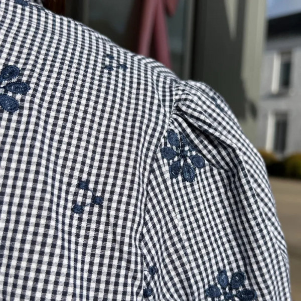 Chemise à carreaux romantique