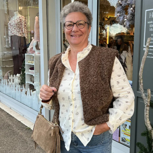 Chemise beige à motifs