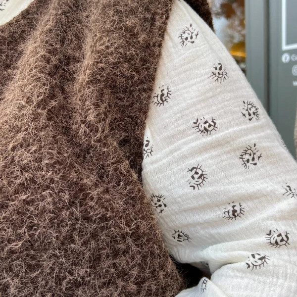 Chemise beige à motifs