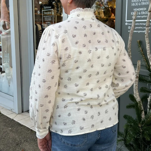 Chemise beige à motifs