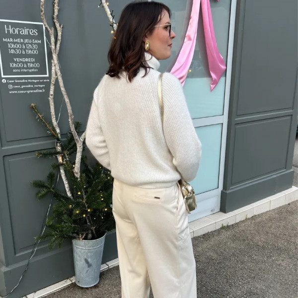 Pull blanc élégant