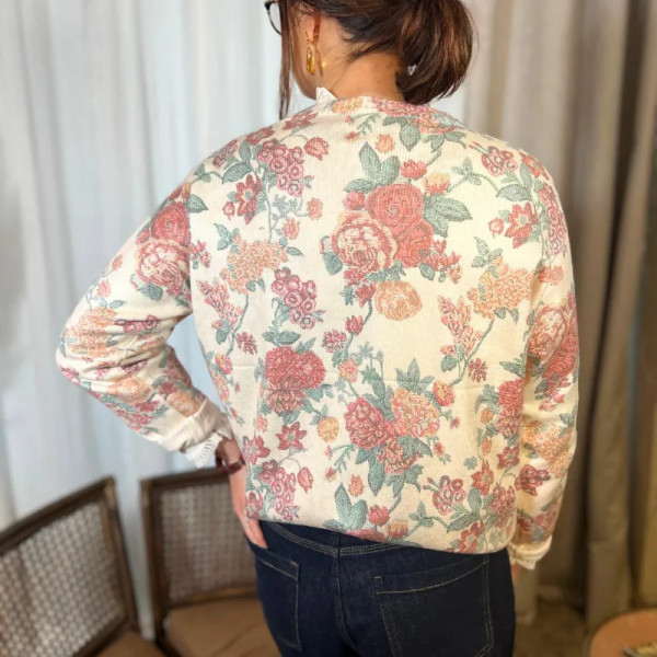 Pull pastel fleuri