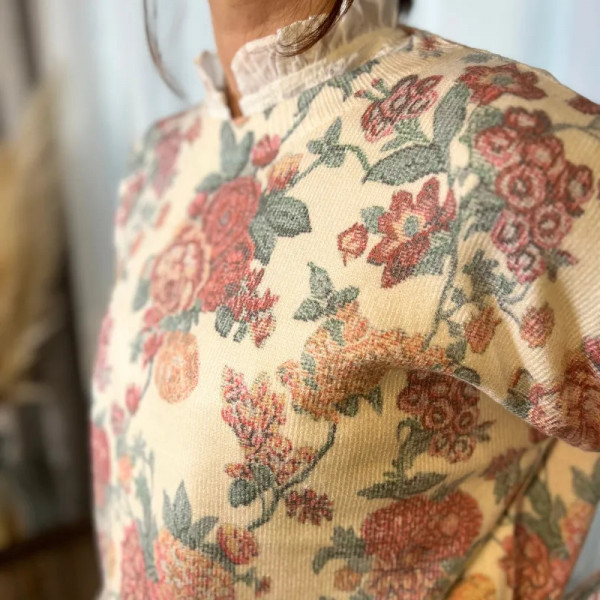 Pull pastel fleuri