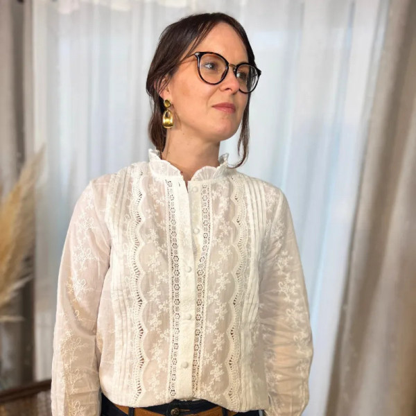 Chemise blanche broderie anglaise