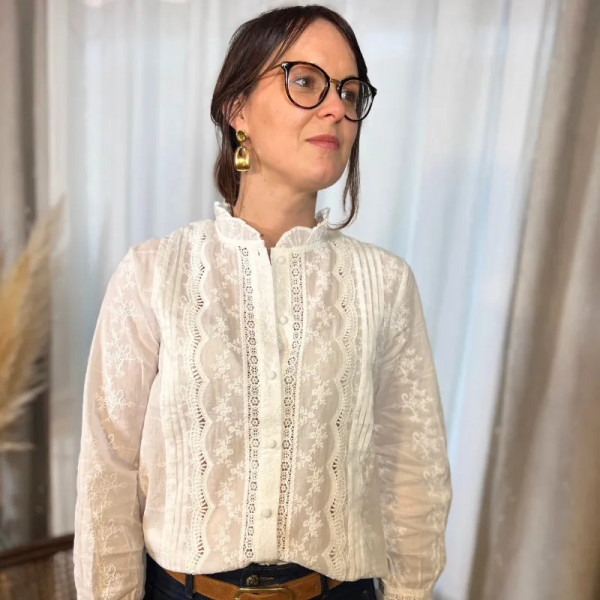 Chemise blanche broderie anglaise