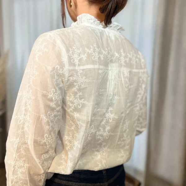 Chemise blanche broderie anglaise