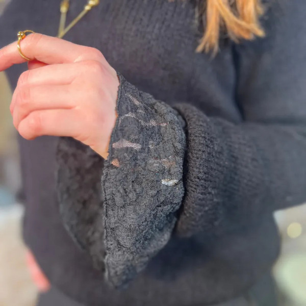 Top en dentelle noire