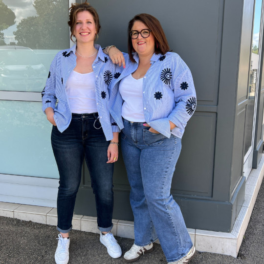 Chemise bleue à rayures