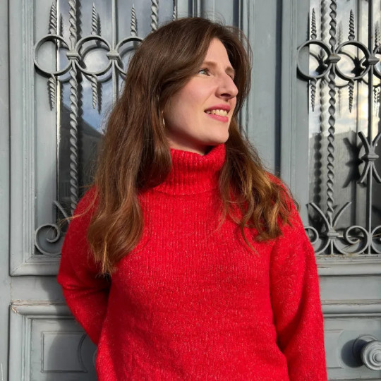 Pull femme à col roulé rouge