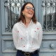 Chemise femme blanche avec cœurs rouges brodés