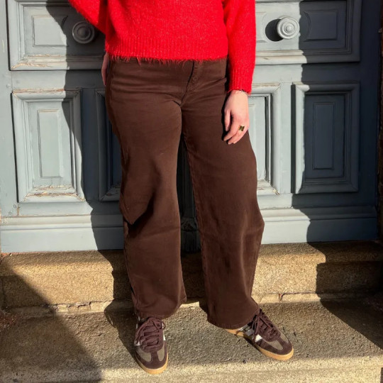 Jean femme marron coupe barrel ou balloon