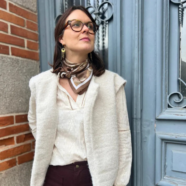 Blouse femme beige brodée élégante | Chic et féminine