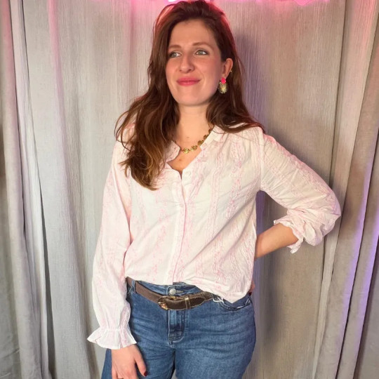 Chemise femme blanche brodée fleurs rose vif