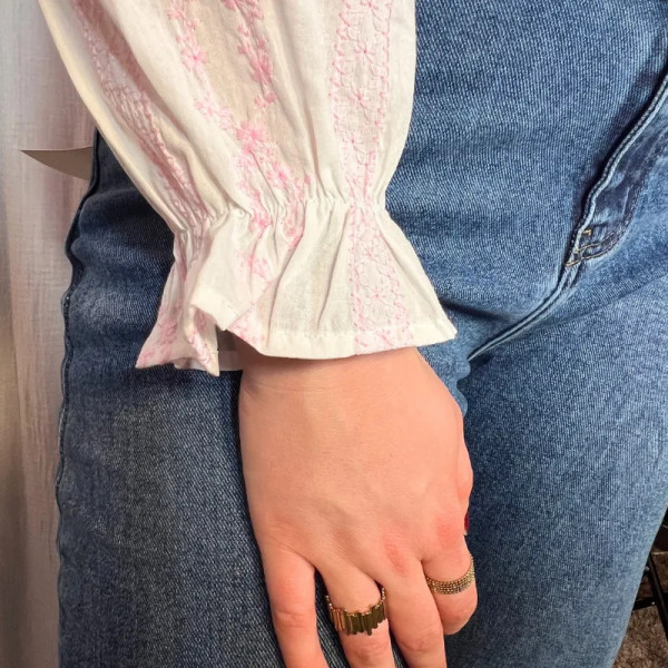 Chemise femme blanche brodée fleurs rose vif